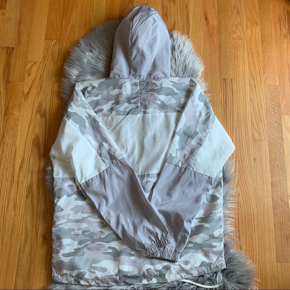 Women’s Beautiful Giant Lightweight Camo Jacket M - Picture 3 of 5
